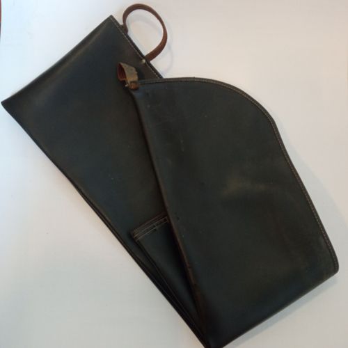 Bogentasche aus Leder